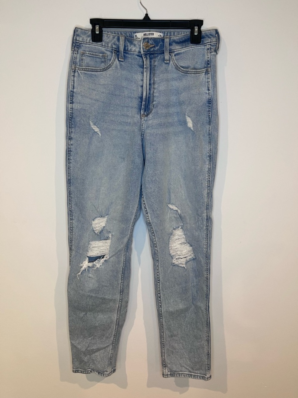 Hollister Curvy Ultra High-Rise Mom Jeans Distressed Size 8L W29
